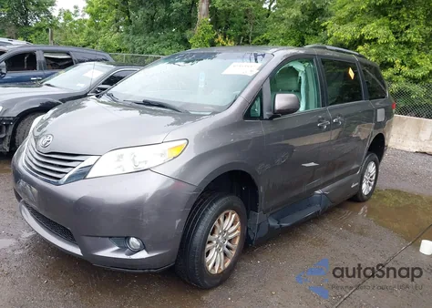 2014 Toyota Sienna Xle/Limited z USA, uszkodzony, nr VIN 5TDYK3DC9ES438667